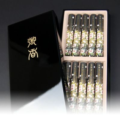 宇野千代のお線香 特撰淡墨の桜 塗箱短10入 [お香典に 改まった進物に